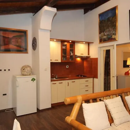 Tatil Evi Family Friendly House With A Parking Space - 7914 Opatija