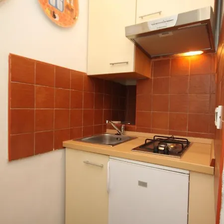 Family Friendly House With A Parking Space - 7914 Opatija