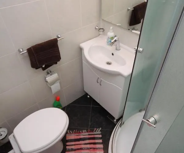 Family Friendly House With A Parking Space - 7914 Tatil Evi